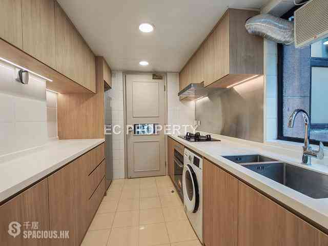 Mid Levels Central - 62B, Robinson Road 04