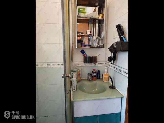 Sai Ying Pun - Lai King Court 02