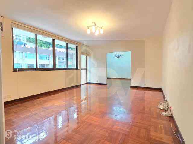 Happy Valley - Antonia House 01