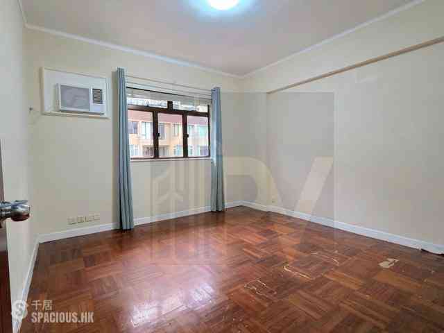 Happy Valley - Antonia House 05