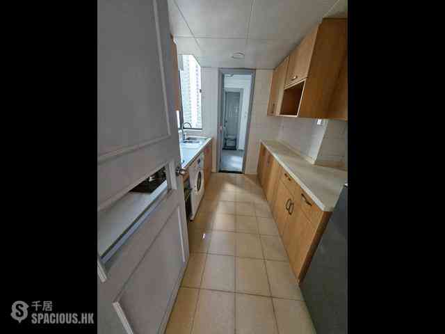 Mid Levels Central - 62B, Robinson Road 01