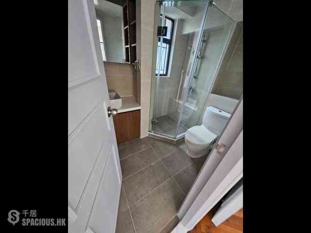 Mid Levels Central - 62B, Robinson Road 04