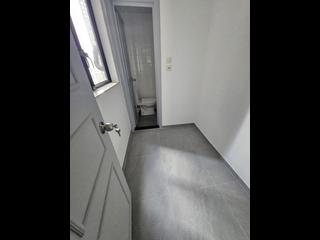 Mid Levels Central - 62B, Robinson Road 05