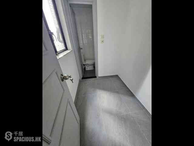 Mid Levels Central - 62B, Robinson Road 05