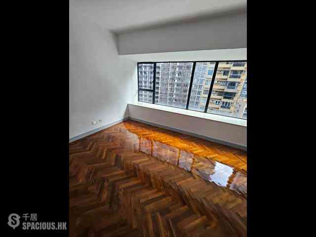 Mid Levels Central - 62B, Robinson Road 06