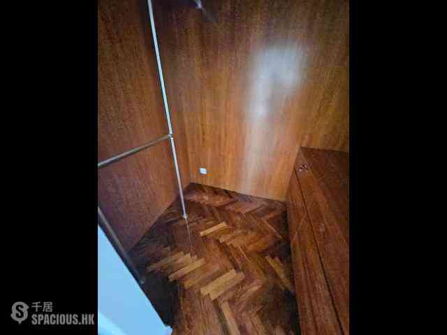 Mid Levels Central - 62B, Robinson Road 09