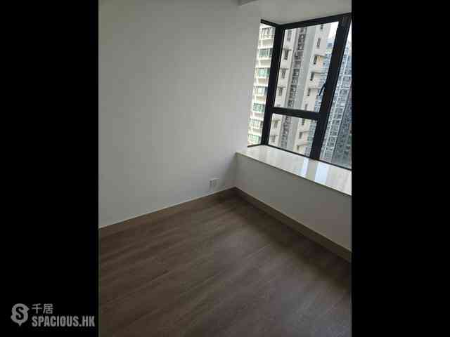 Mid Levels Central - 62B, Robinson Road 02