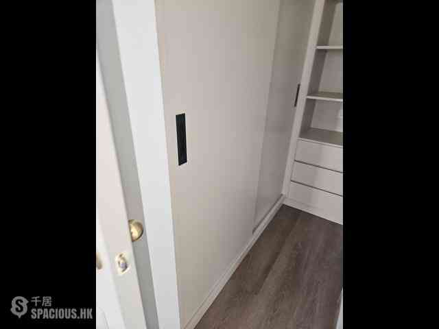 Mid Levels Central - 62B, Robinson Road 06