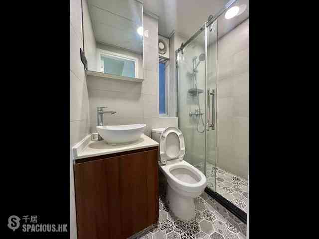 Causeway Bay - Tai Wah Building 02