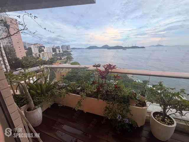 Pok Fu Lam - Villas Sorrento 01