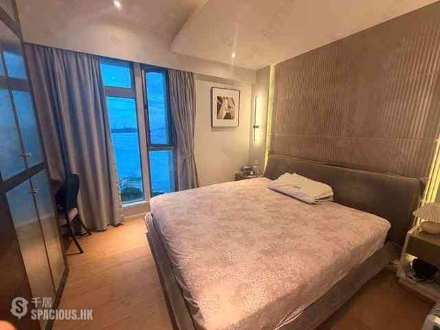 Pok Fu Lam - Villas Sorrento 02