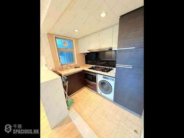 Sai Ying Pun - Centre Place 07