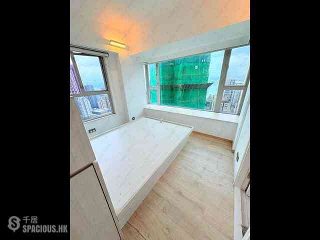 Sai Ying Pun - Centre Place 09