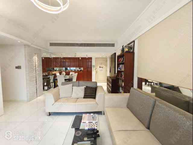Wan Chai - Convention Plaza Apartments 01