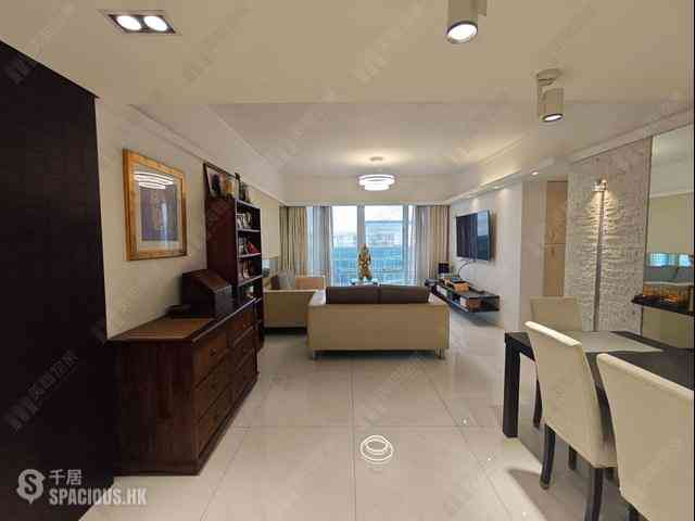 Wan Chai - Convention Plaza Apartments 02