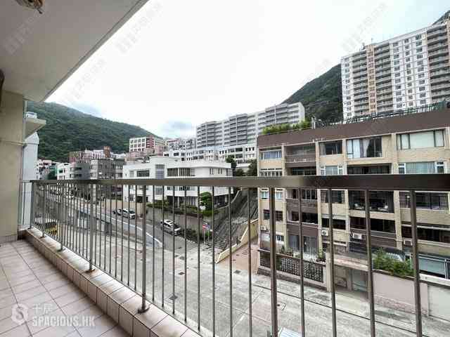 Happy Valley - Antonia House 02