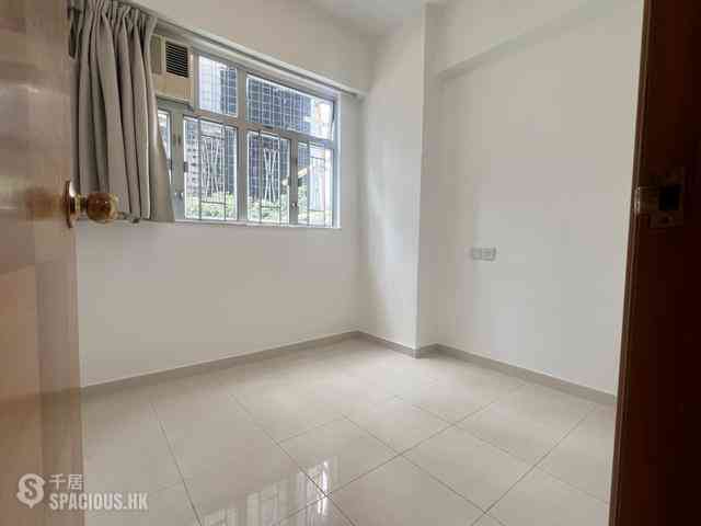 Wan Chai - City Centre Building 01
