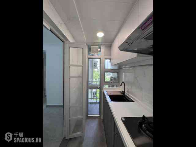 Kennedy Town - Pearl Court 05