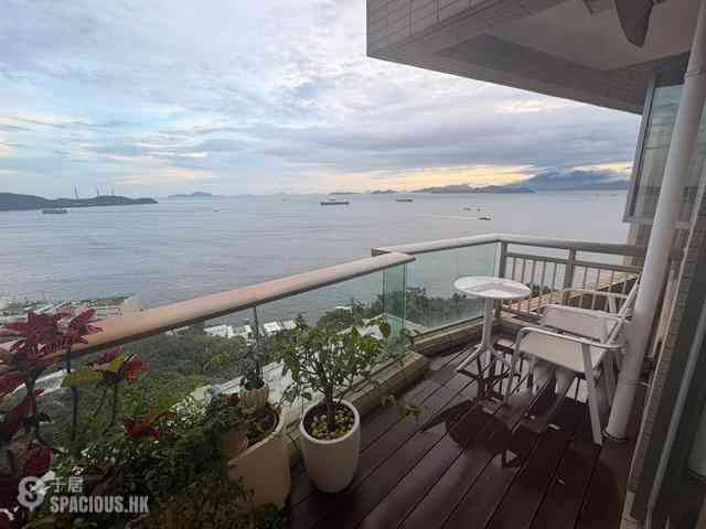 Pok Fu Lam - Villas Sorrento 03