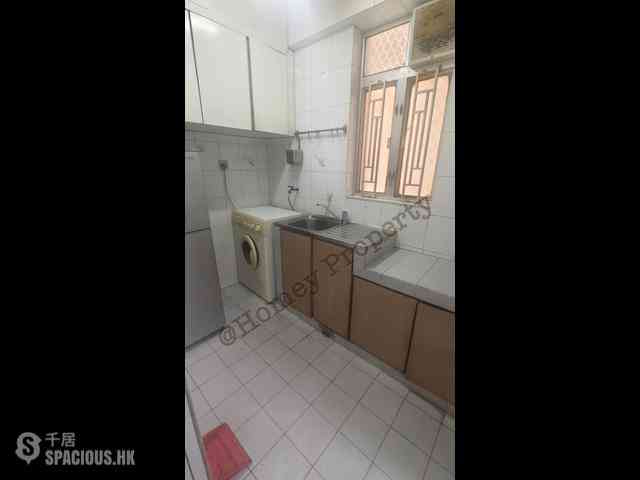 Sai Ying Pun - Tung Lee Building 09