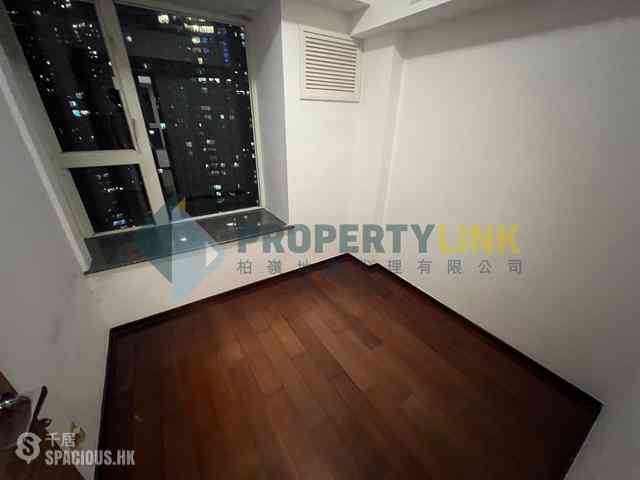 Soho - Centrestage 13