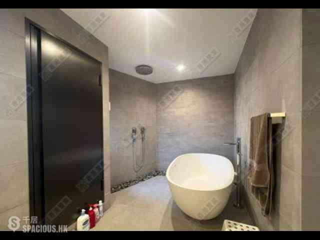 Mid Levels Central - Birchwood Place 08