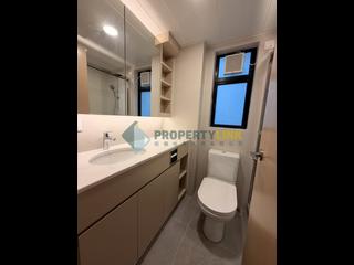 Mid Levels Central - 62B, Robinson Road 04