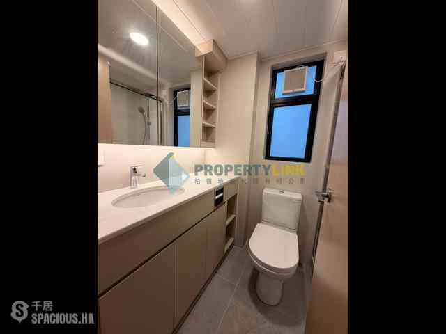 Mid Levels Central - 62B, Robinson Road 04