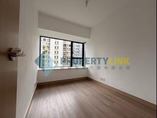 Mid Levels Central - 62B, Robinson Road 07