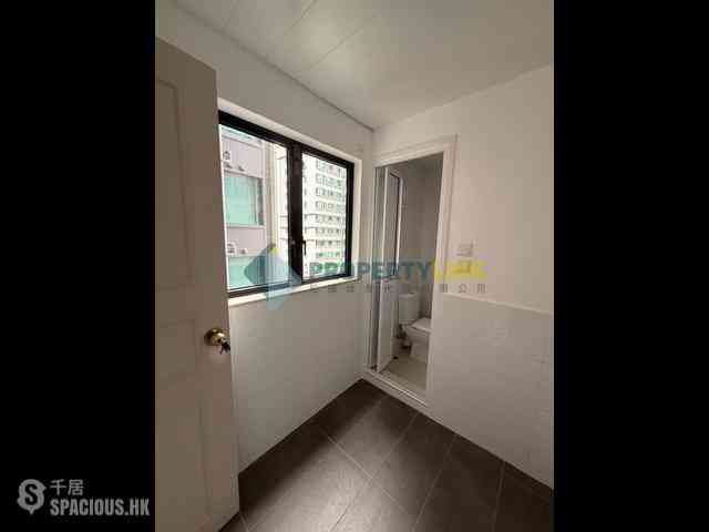 Mid Levels Central - 62B, Robinson Road 06
