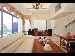 The Peak - Sunshine Villa 02