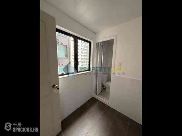 Mid Levels Central - 62B, Robinson Road 05