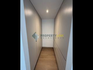 Mid Levels Central - 62B, Robinson Road 08