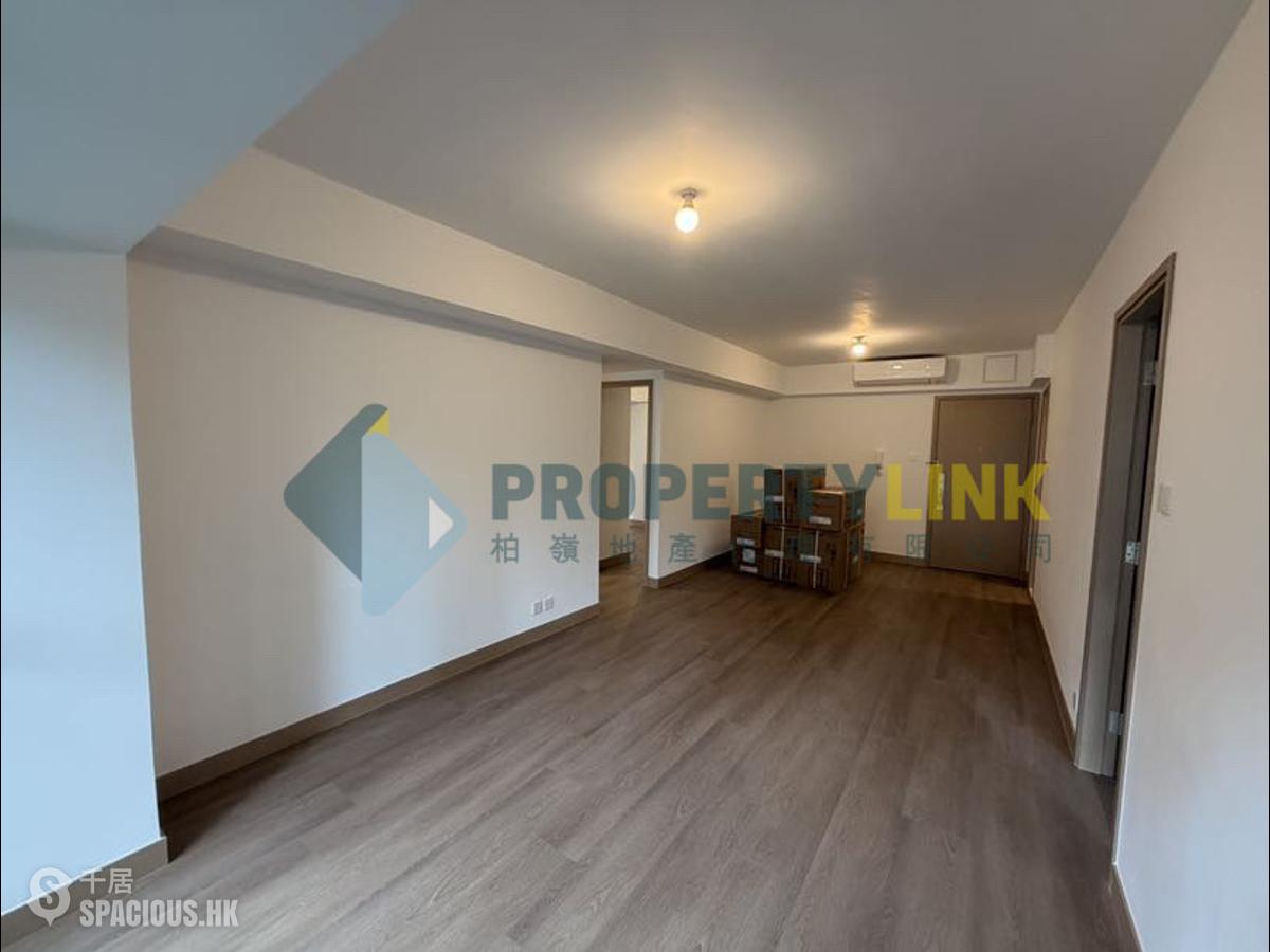 Mid Levels Central - 62B, Robinson Road 01