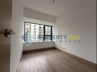Mid Levels Central - 62B, Robinson Road 05
