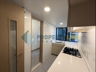Mid Levels Central - 62B, Robinson Road 07