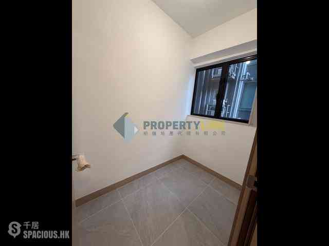 Mid Levels Central - 62B, Robinson Road 08