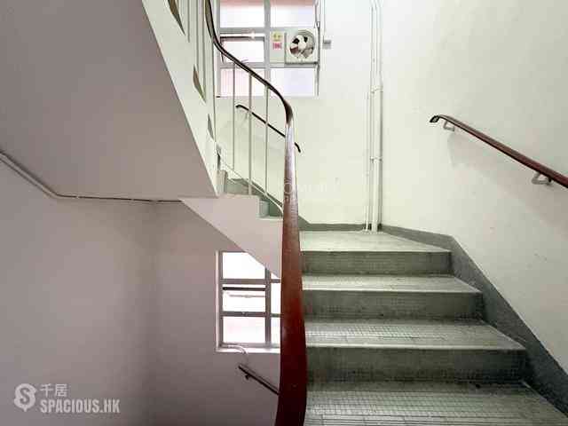 Sheung Wan - 13-15, Queen's Road West 20