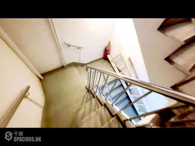 Sheung Wan - 13-15, Queen's Road West 21