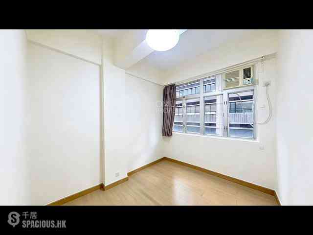 Sheung Wan - 13-15, Queen's Road West 16