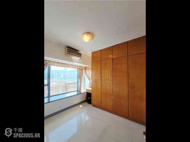 Tsim Sha Tsui - The Victoria Towers Tower 1 07