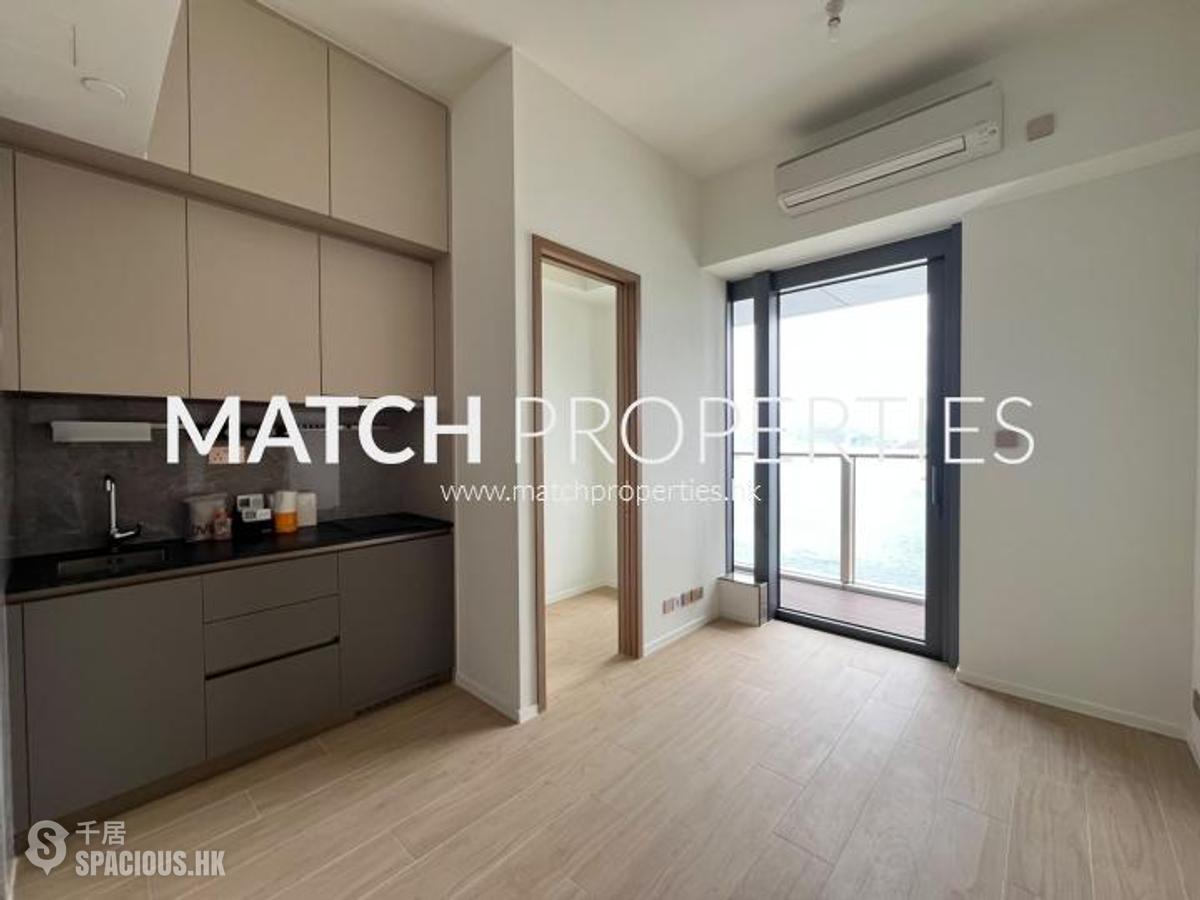 Sai Ying Pun - Des Voeux W Residence 01