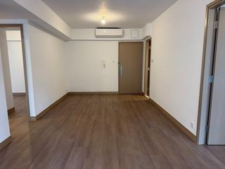 Mid Levels Central - 62B, Robinson Road 02