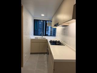 Mid Levels Central - 62B, Robinson Road 04