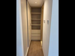 Mid Levels Central - 62B, Robinson Road 06