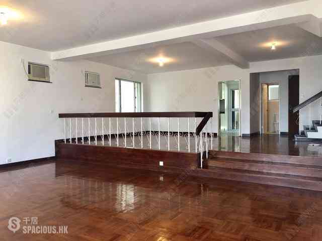 Stanley - Grosse Pointe Villa 01