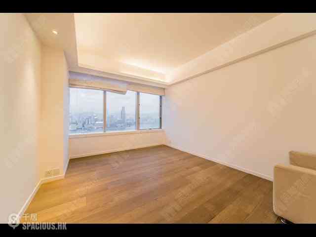 Wan Chai - Convention Plaza Apartments 09