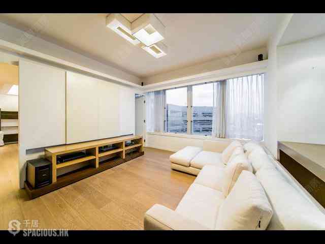 Wan Chai - Convention Plaza Apartments 03