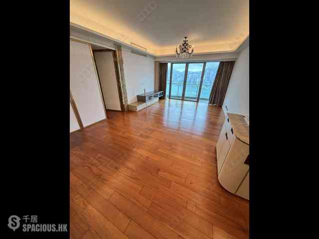 West Kowloon - The Harbourside Block 2 02