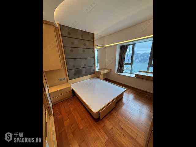 West Kowloon - The Harbourside Block 2 07